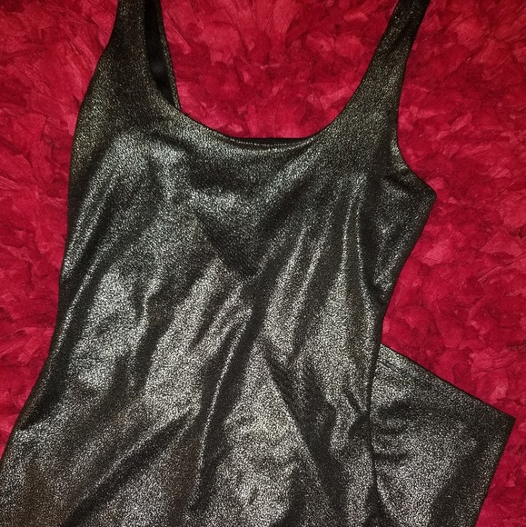 Windsor Black and Gold Sparkly Fitted Midi Dress - Picture 2 of 2